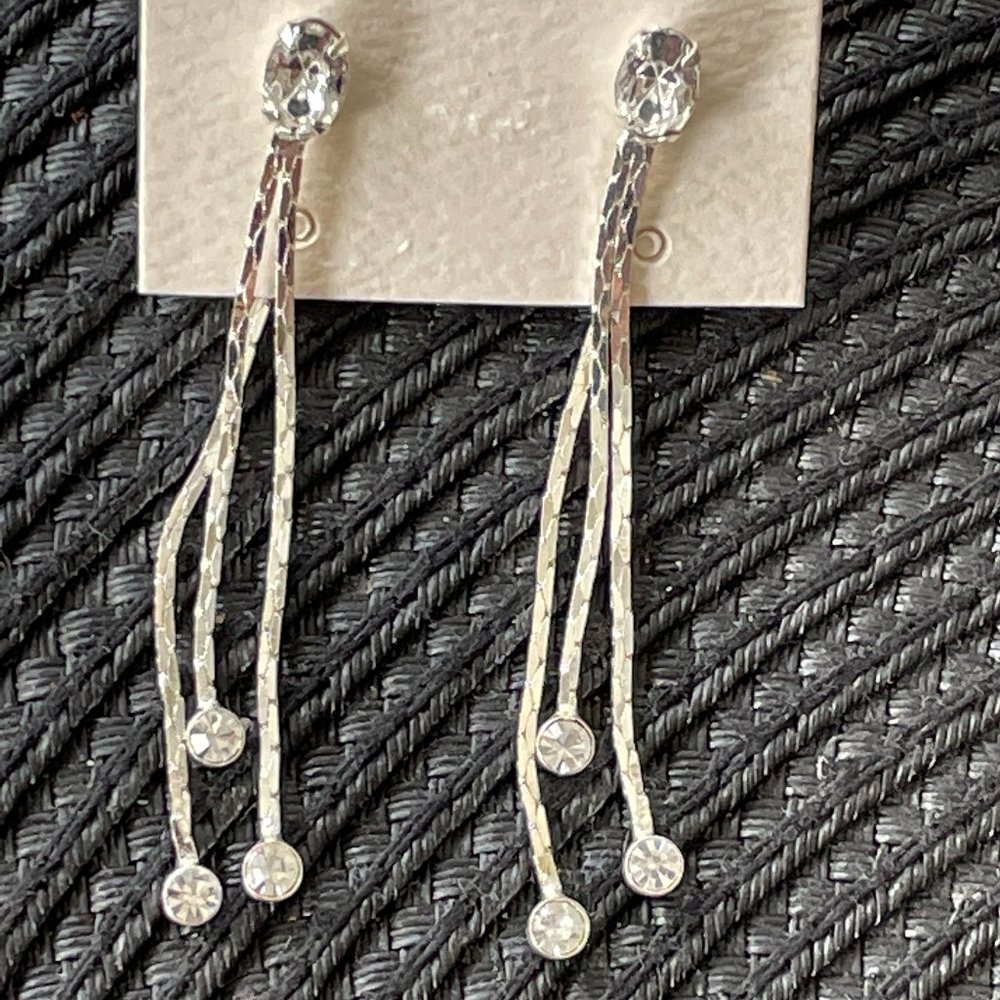 NEW Silver Dangling flat chain drop earrings with clear crystals - NEW